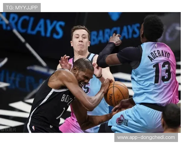 热火挑战尼克斯，阿德巴约与兰德尔内线肉搏定基调